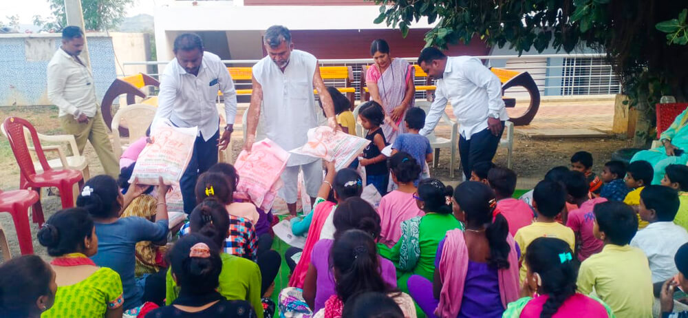Kute Group Foundation donated clothes to Infant India Orphanage